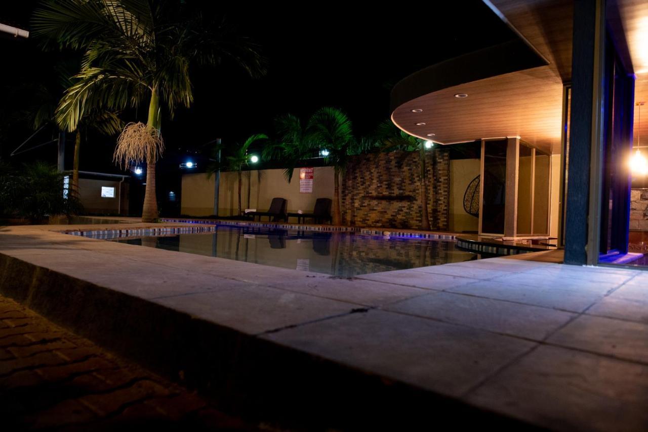 Emc Fully Furnished &Serviced Villas 4 Bedroom With Solar Power , Private Pool, Starlink Wifi ,Aircons & Dstv Lusaka Bagian luar foto