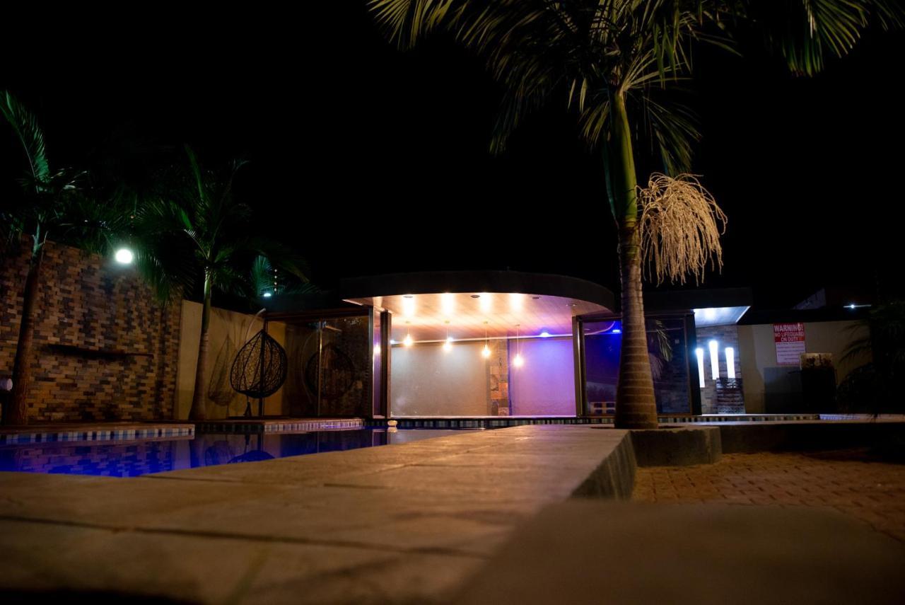 Emc Fully Furnished &Serviced Villas 4 Bedroom With Solar Power , Private Pool, Starlink Wifi ,Aircons & Dstv Lusaka Bagian luar foto