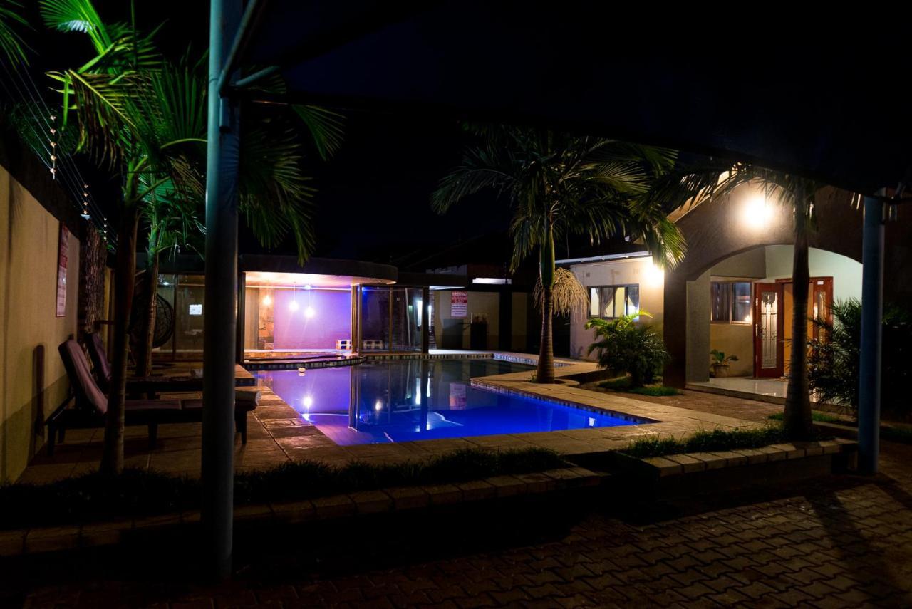 Emc Fully Furnished &Serviced Villas 4 Bedroom With Solar Power , Private Pool, Starlink Wifi ,Aircons & Dstv Lusaka Bagian luar foto