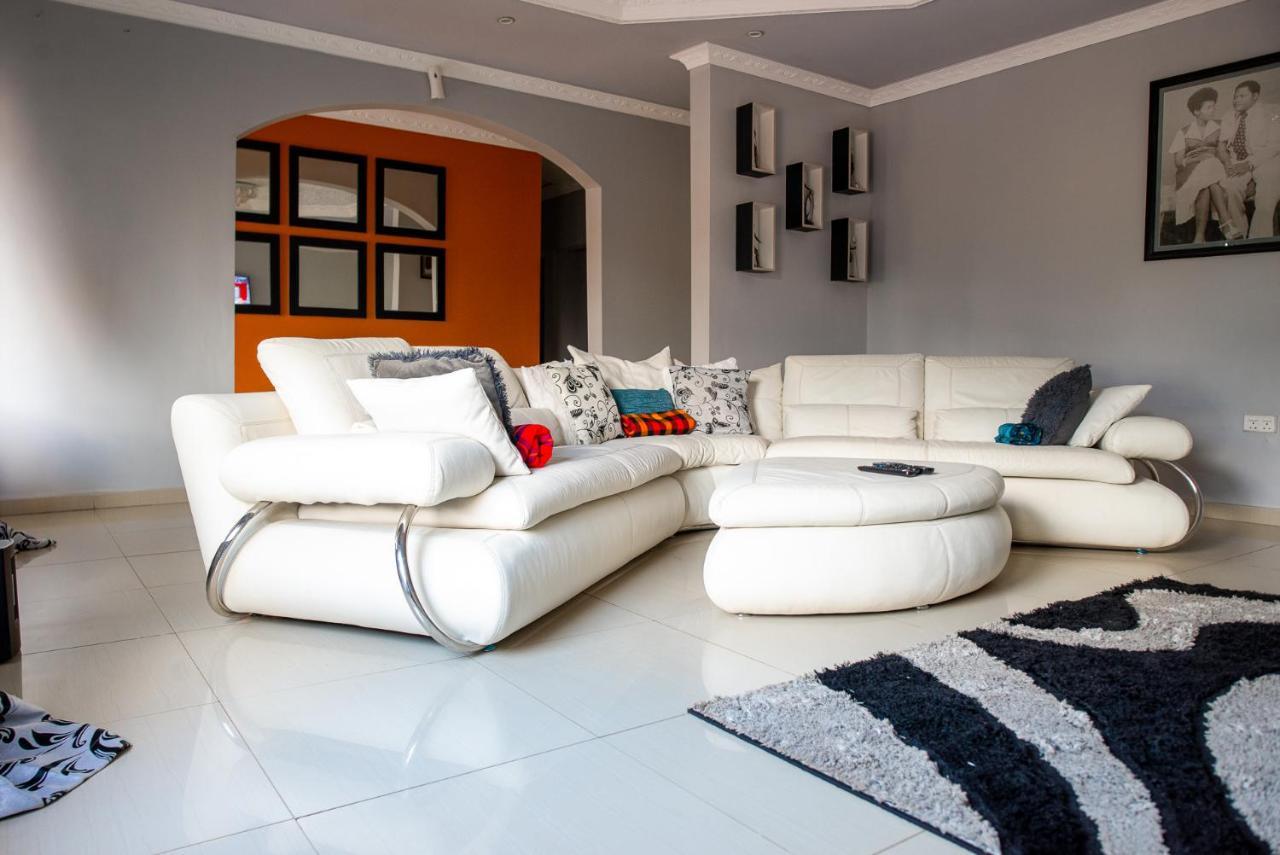 Emc Fully Furnished &Serviced Villas 4 Bedroom With Solar Power , Private Pool, Starlink Wifi ,Aircons & Dstv Lusaka Bagian luar foto