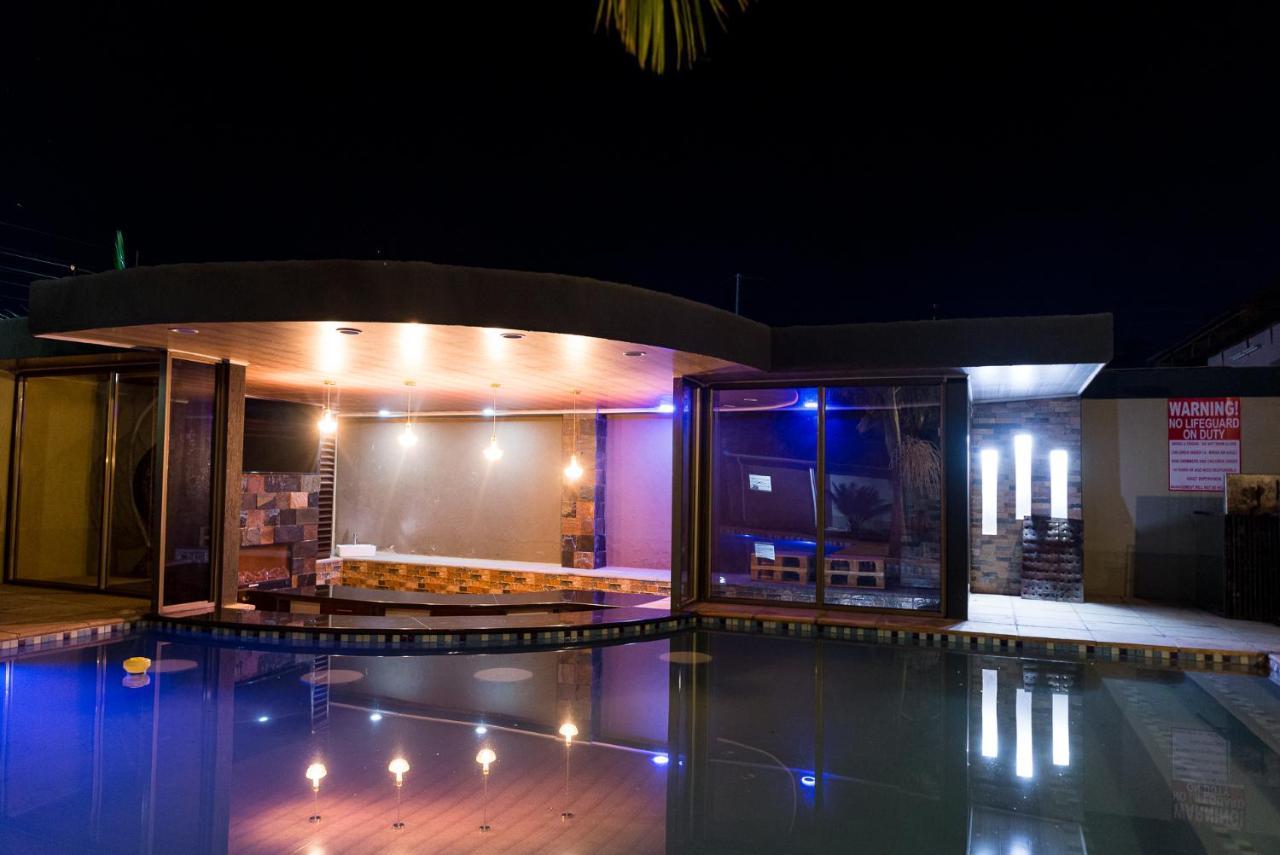 Emc Fully Furnished &Serviced Villas 4 Bedroom With Solar Power , Private Pool, Starlink Wifi ,Aircons & Dstv Lusaka Bagian luar foto
